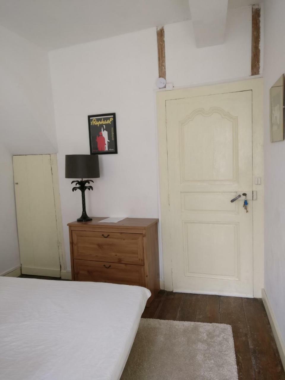 Les Armuriers, 2eme Etage Sans Asc Apartment Condom